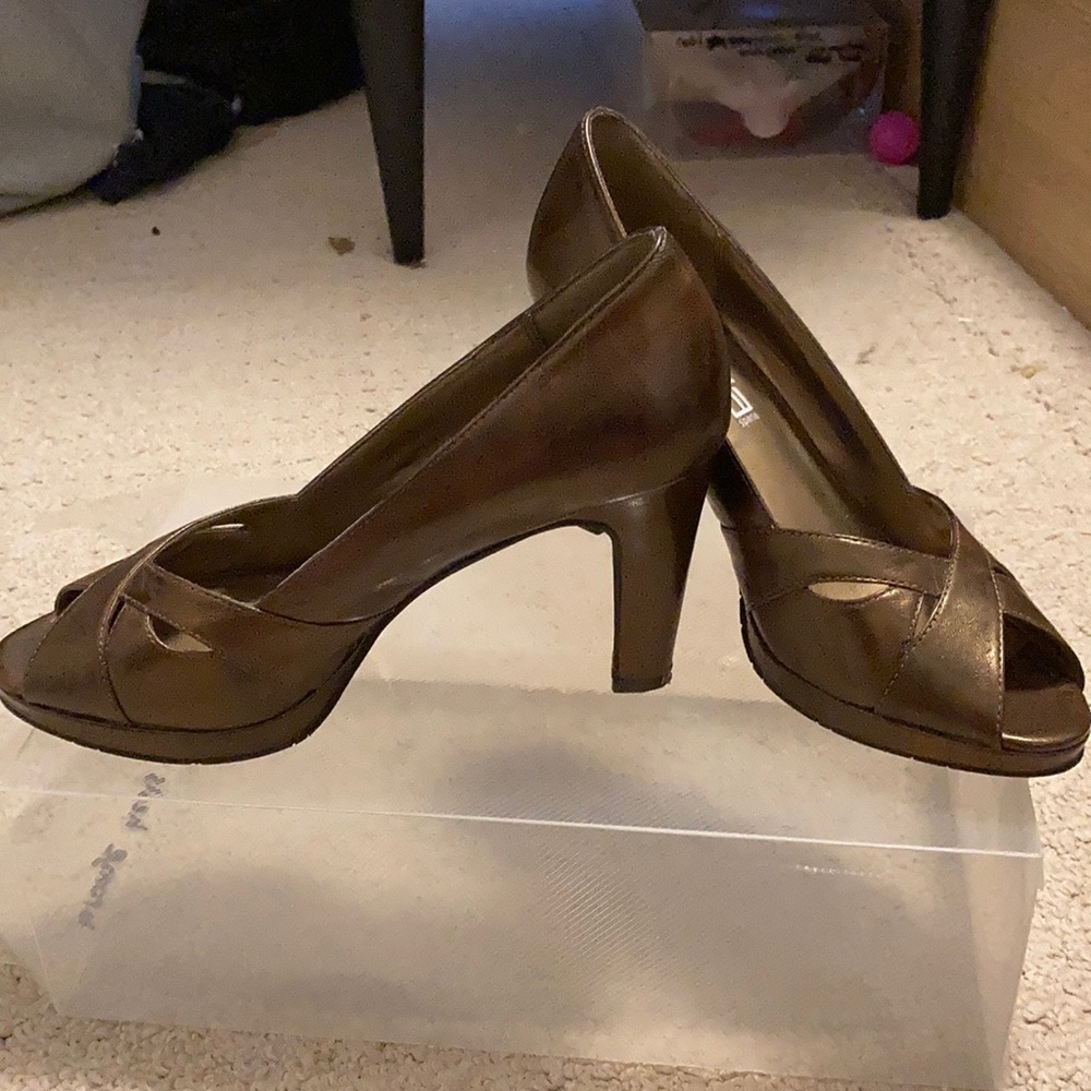 Beautiful bronze heels - Picture 6 of 6